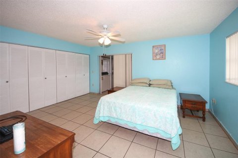 Condominio en alquiler en New Port Richey, Florida, 1 dormitorio, 72.37 m2 № 1820559 - foto 10