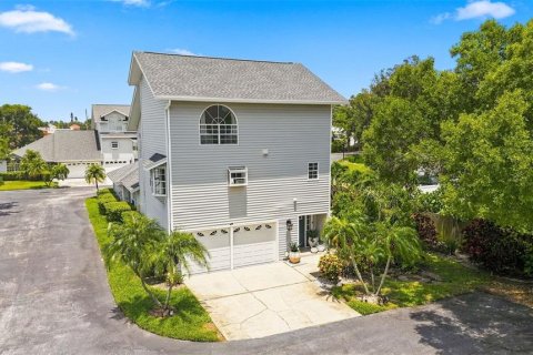 Touwnhouse à vendre à Largo, Floride: 3 chambres, 209.22 m2 № 2280302 - photo 2