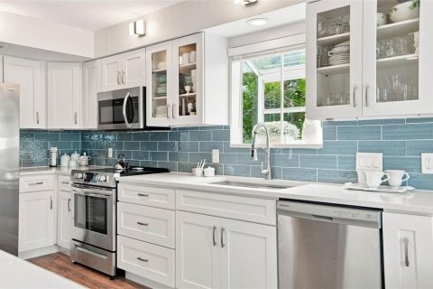 Touwnhouse à vendre à Largo, Floride: 3 chambres, 209.22 m2 № 2280302 - photo 10