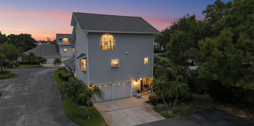 Touwnhouse à Largo, Floride 3 chambres, 209.22 m2 № 2280302