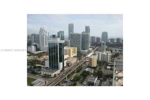 Condo in Miami, Florida, 2 bedrooms  № 2053073 - photo 2