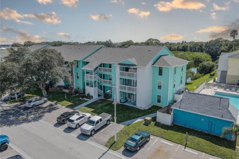 Condominio en venta en Palm Harbor, Florida, 3 dormitorios, 104.79 m2 № 1833502 - foto 1