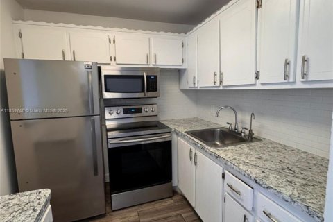 Condo in West Palm Beach, Florida, 1 bedroom  № 1871597 - photo 14