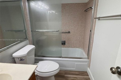 Condo in West Palm Beach, Florida, 1 bedroom  № 1871597 - photo 6