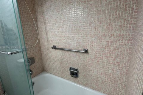 Condo in West Palm Beach, Florida, 1 bedroom  № 1871597 - photo 7