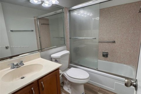 Condo in West Palm Beach, Florida, 1 bedroom  № 1871597 - photo 8