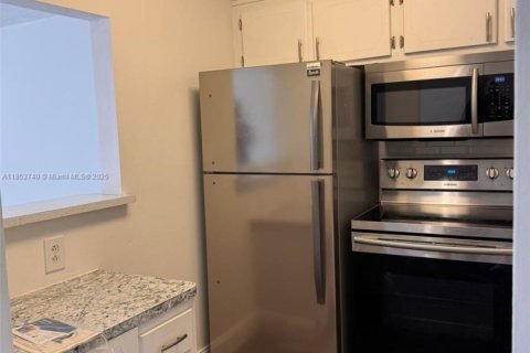Condo in West Palm Beach, Florida, 1 bedroom  № 1871597 - photo 19