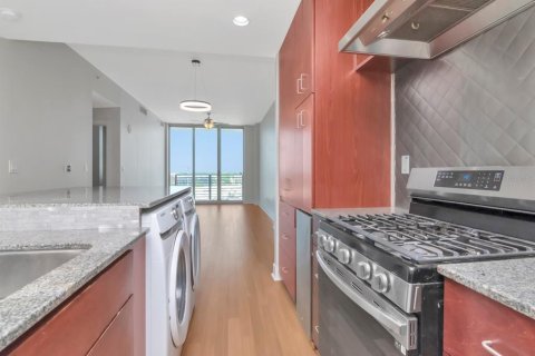 Condo in Tampa, Florida, 2 bedrooms  № 1609386 - photo 5