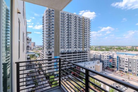 Condo in Tampa, Florida, 2 bedrooms  № 1609386 - photo 27