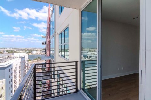 Condo in Tampa, Florida, 2 bedrooms  № 1609386 - photo 28