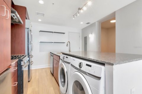 Condo in Tampa, Florida, 2 bedrooms  № 1609386 - photo 6