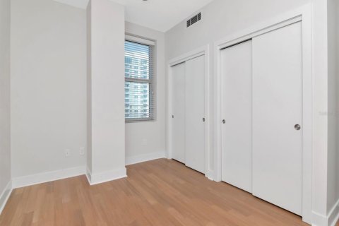 Condo in Tampa, Florida, 2 bedrooms  № 1609386 - photo 21