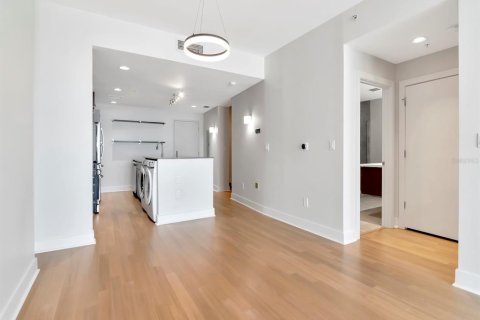 Condo in Tampa, Florida, 2 bedrooms  № 1609386 - photo 17
