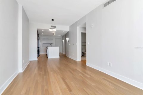Condo in Tampa, Florida, 2 bedrooms  № 1609386 - photo 16