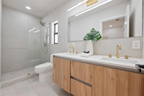 Снять в аренду виллу или дом в Майами-Шорс, Флорида 4 спальни, 174.93м2, № 1975510 - фото 14