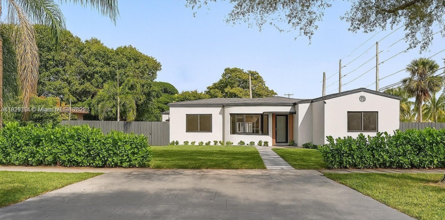 Дом в Майами-Шорс, Флорида 4 спальни, 174.93м2 № 1975510