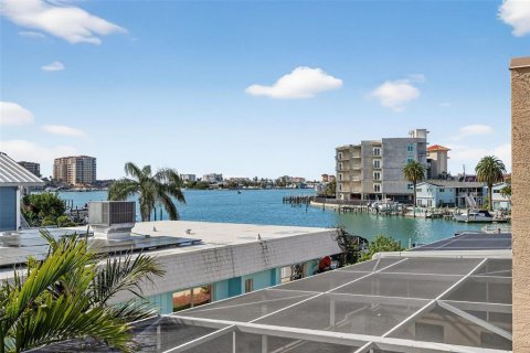 Touwnhouse à vendre à Clearwater, Floride: 3 chambres, 278.52 m2 № 2098859 - photo 14