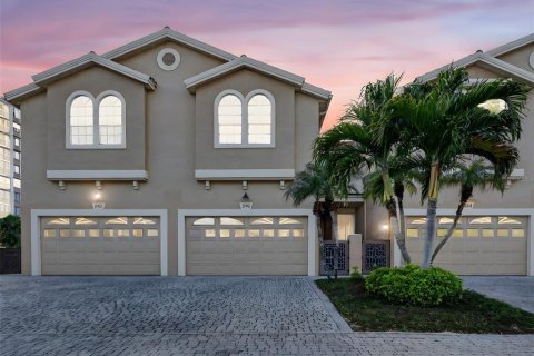 Touwnhouse à Clearwater, Floride 3 chambres, 278.52 m2 № 2098859