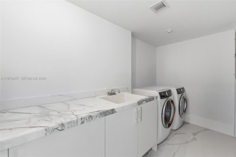 Copropriété à vendre à Sunny Isles Beach, Floride: 4 chambres, 286.51 m2 № 2046232 - photo 28