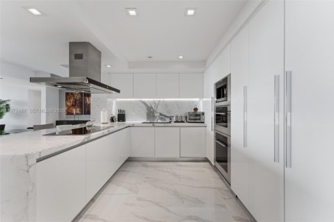 Copropriété à vendre à Sunny Isles Beach, Floride: 4 chambres, 286.51 m2 № 2046232 - photo 9