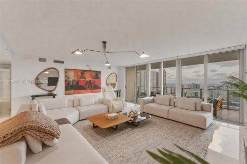 Condo à Sunny Isles Beach, Floride, 4 chambres  № 2046232