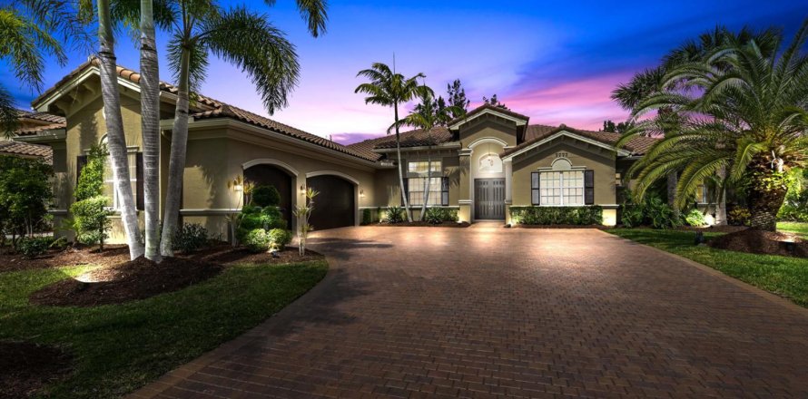 Villa ou maison à West Palm Beach, Floride 5 chambres, 383.69 m2 № 2083982