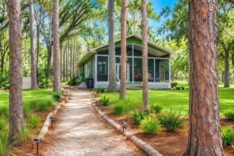 House in Melrose, Florida 2 bedrooms, 115.94 sq.m. № 2200698 - photo 23