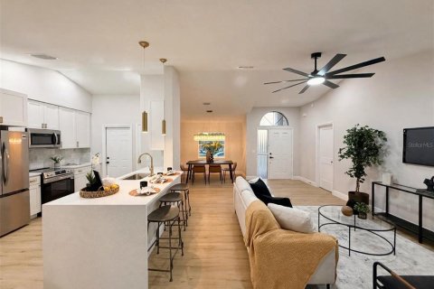 Villa ou maison à vendre à Orlando, Floride: 3 chambres, 123 m2 № 2427369 - photo 5