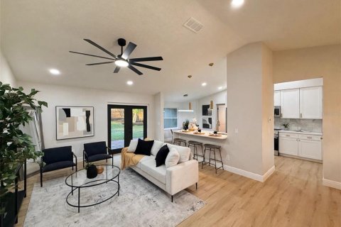 Villa ou maison à vendre à Orlando, Floride: 3 chambres, 123 m2 № 2427369 - photo 4