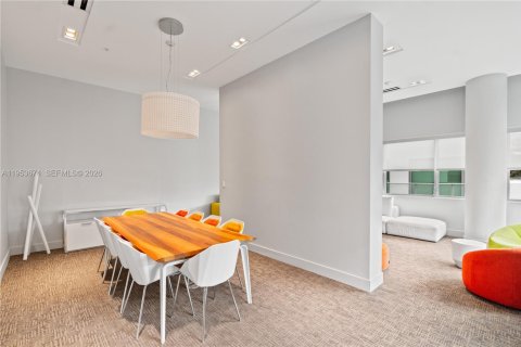 Condominio en alquiler en Miami, Florida, 2 dormitorios, 103.96 m2 № 2011011 - foto 27