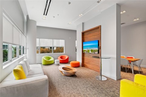 Condominio en alquiler en Miami, Florida, 2 dormitorios, 103.96 m2 № 2011011 - foto 26