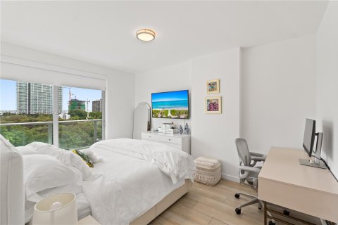 Condominio en alquiler en Miami, Florida, 2 dormitorios, 103.96 m2 № 2011011 - foto 14