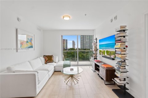 Condominio en alquiler en Miami, Florida, 2 dormitorios, 103.96 m2 № 2011011 - foto 7