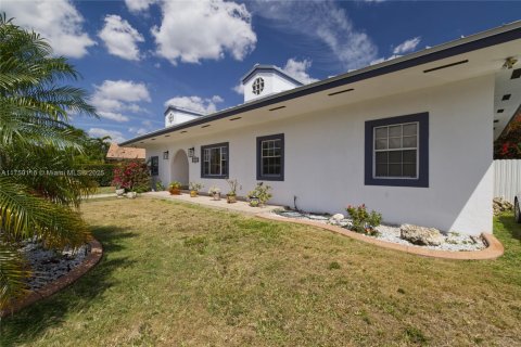 Casa en venta en Miami, Florida, 4 dormitorios, 196.21 m2 № 1960613 - foto 7