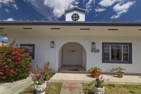 Casa en venta en Miami, Florida, 4 dormitorios, 196.21 m2 № 1960613 - foto 10