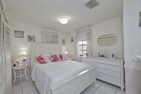 Casa en venta en Miami, Florida, 4 dormitorios, 196.21 m2 № 1960613 - foto 26