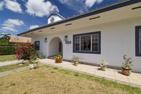 Casa en venta en Miami, Florida, 4 dormitorios, 196.21 m2 № 1960613 - foto 8