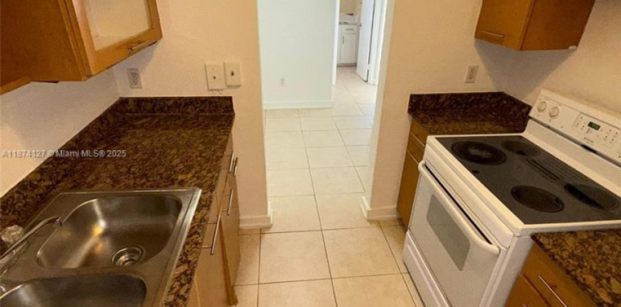 Condo à North Miami, Floride, 1 chambre  № 1977640