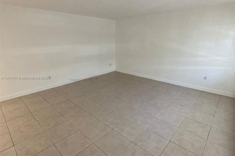Copropriété à vendre à North Miami, Floride: 1 chambre, 72.19 m2 № 1977640 - photo 9