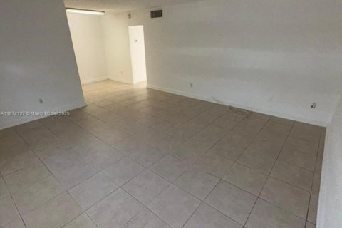 Copropriété à vendre à North Miami, Floride: 1 chambre, 72.19 m2 № 1977640 - photo 5