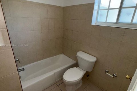 Copropriété à vendre à North Miami, Floride: 1 chambre, 72.19 m2 № 1977640 - photo 7