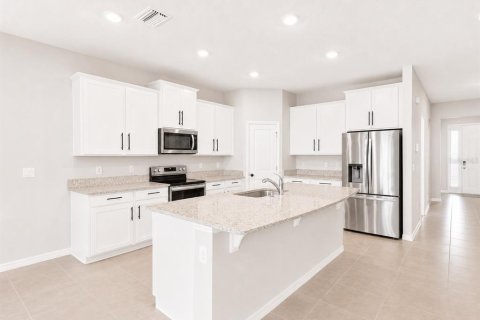 Villa ou maison à louer à Wesley Chapel, Floride: 4 chambres, 189.99 m2 № 2115472 - photo 7