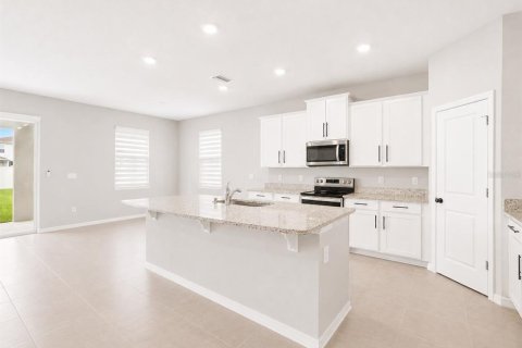 Villa ou maison à louer à Wesley Chapel, Floride: 4 chambres, 189.99 m2 № 2115472 - photo 5
