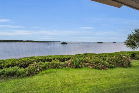 Condo in Tarpon Springs, Florida, 2 bedrooms  № 1821260 - photo 21