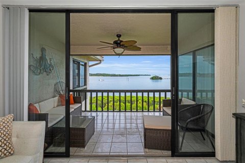 Condo in Tarpon Springs, Florida, 2 bedrooms  № 1821260 - photo 19