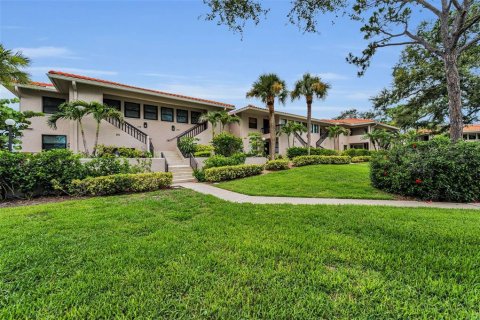 Condo in Tarpon Springs, Florida, 2 bedrooms  № 1821260 - photo 11