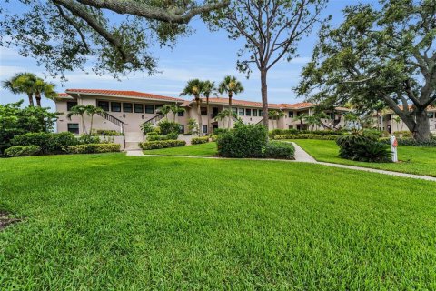 Condo in Tarpon Springs, Florida, 2 bedrooms  № 1821260 - photo 9
