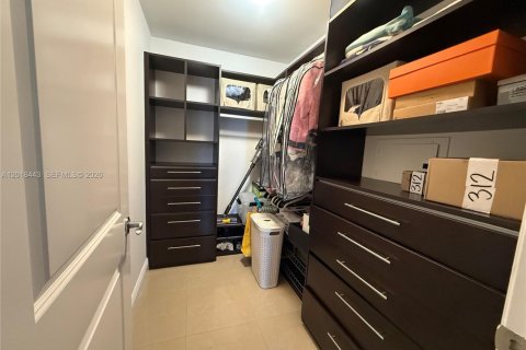 Copropriété à vendre à Hallandale Beach, Floride: 1 chambre, 92.44 m2 № 2256570 - photo 9
