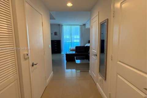 Copropriété à vendre à Hallandale Beach, Floride: 1 chambre, 92.44 m2 № 2256570 - photo 12