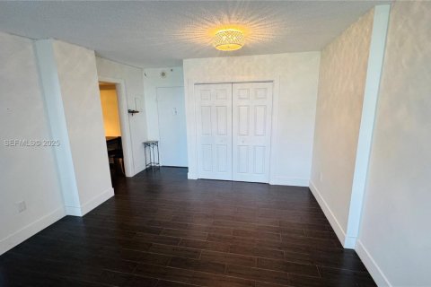 Condo in Sunny Isles Beach, Florida, 1 bedroom  № 1994809 - photo 3